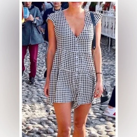 NWT Urban Outfitters Rio Tiered Button-Front Romper Size Medium - Picture 2 of 10